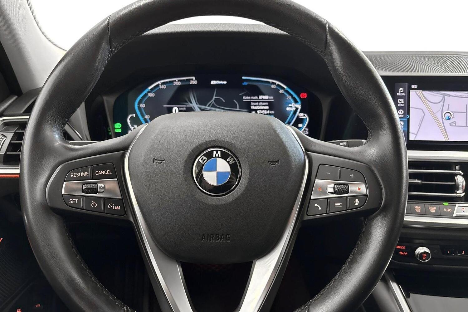 BMW 330 vaihtoauto
