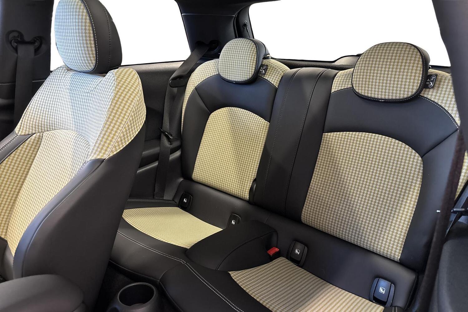 Mini Hatchback vaihtoauto
