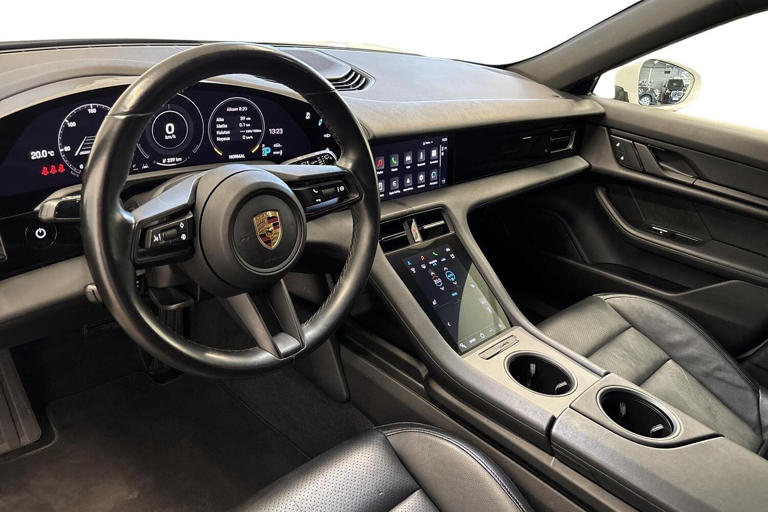 Porsche Taycan vaihtoauto