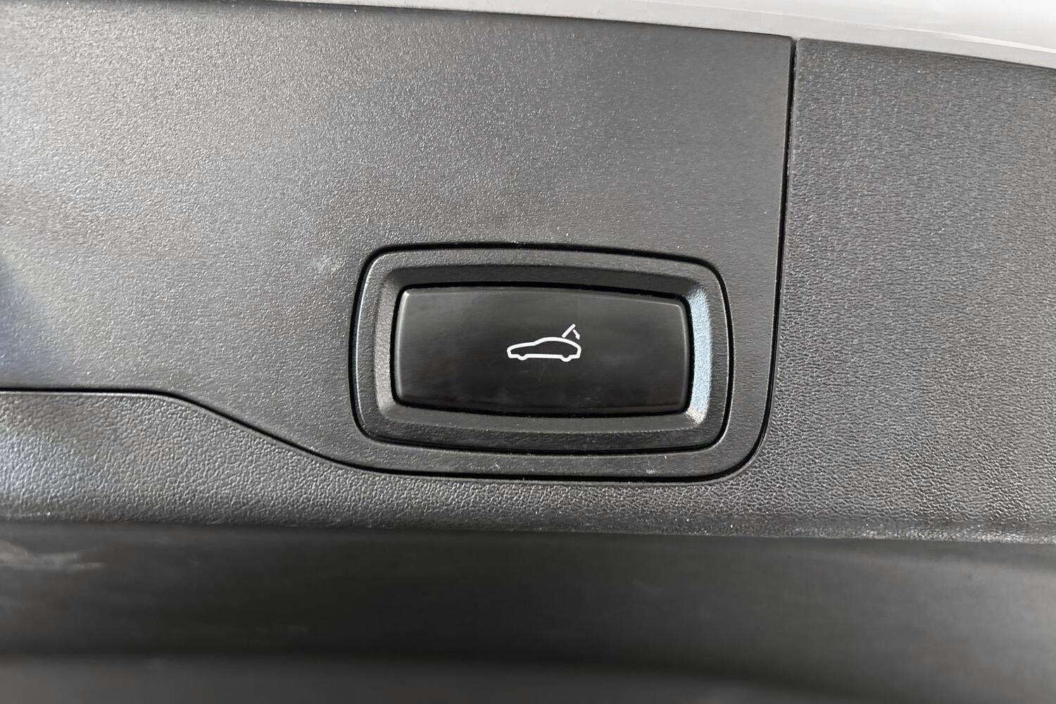 Porsche Taycan vaihtoauto