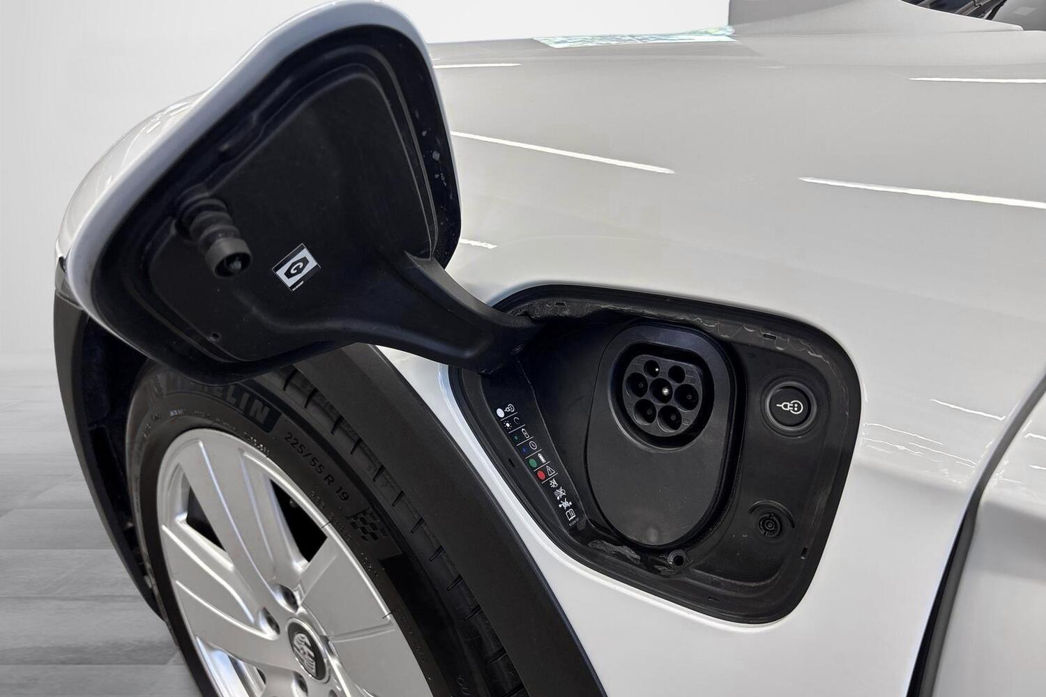 Porsche Taycan vaihtoauto