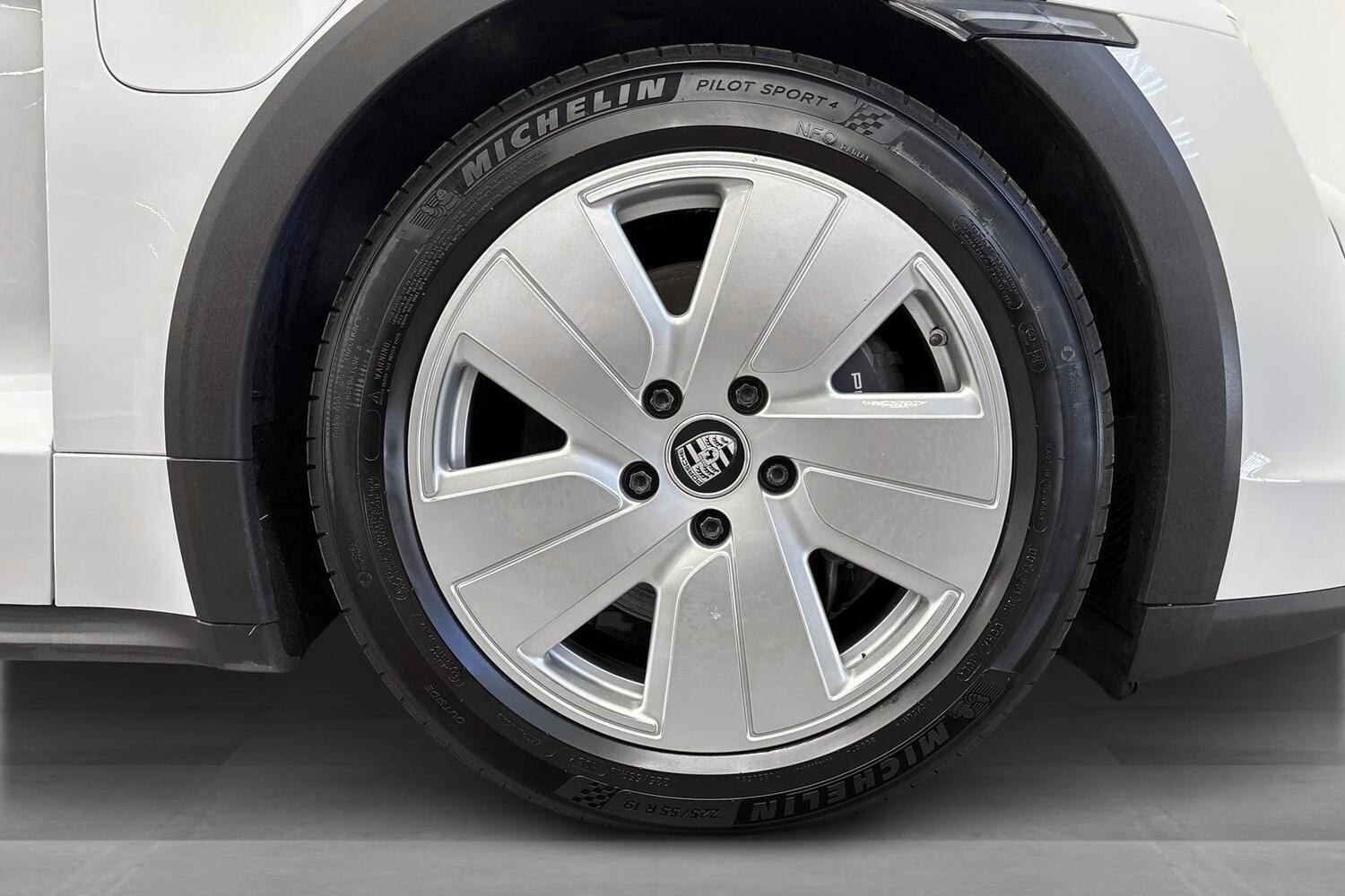 Porsche Taycan vaihtoauto