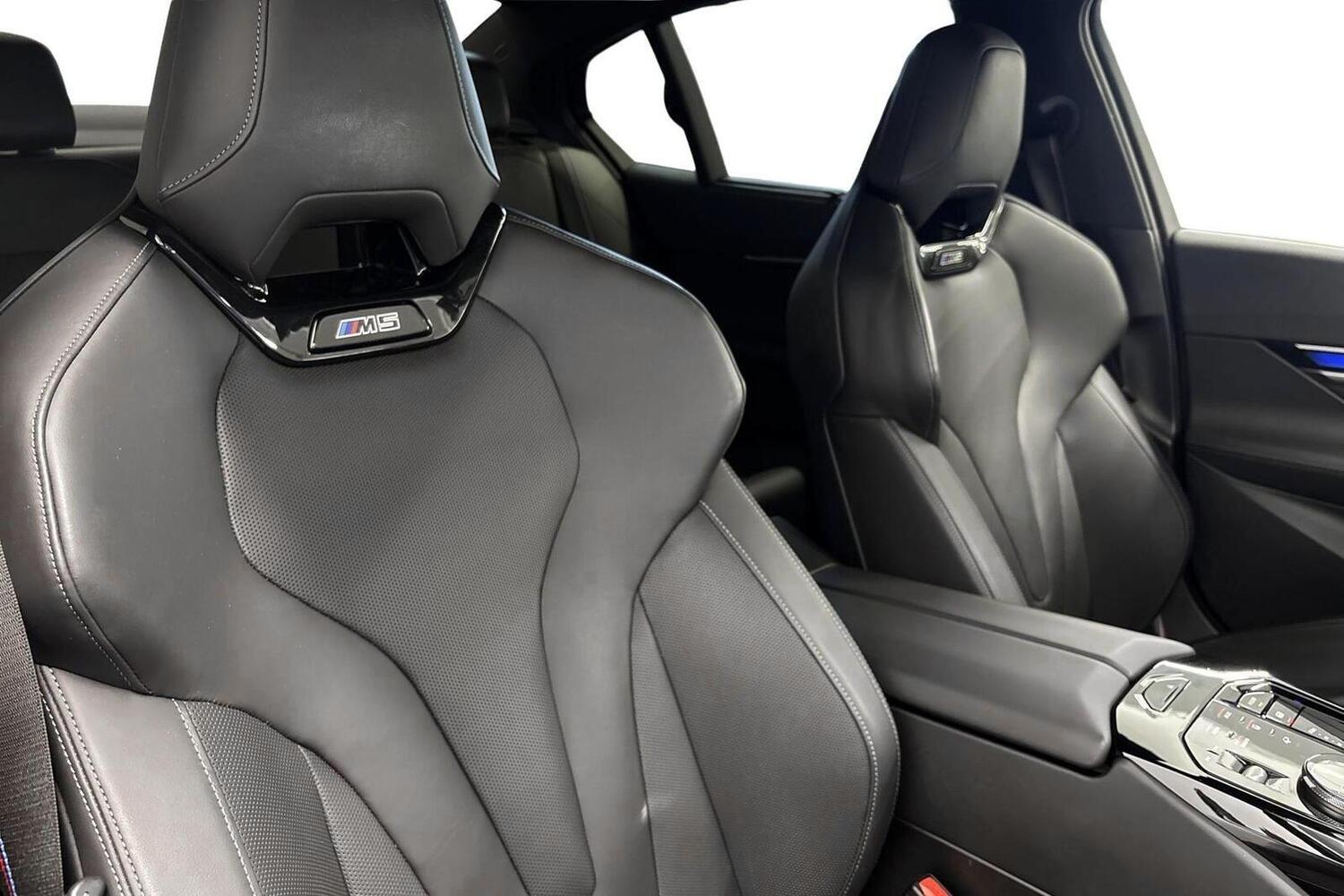 BMW M5 vaihtoauto