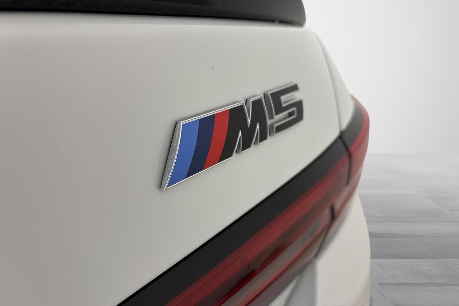 BMW M5 vaihtoauto