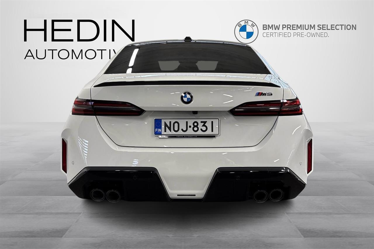 BMW M5 vaihtoauto
