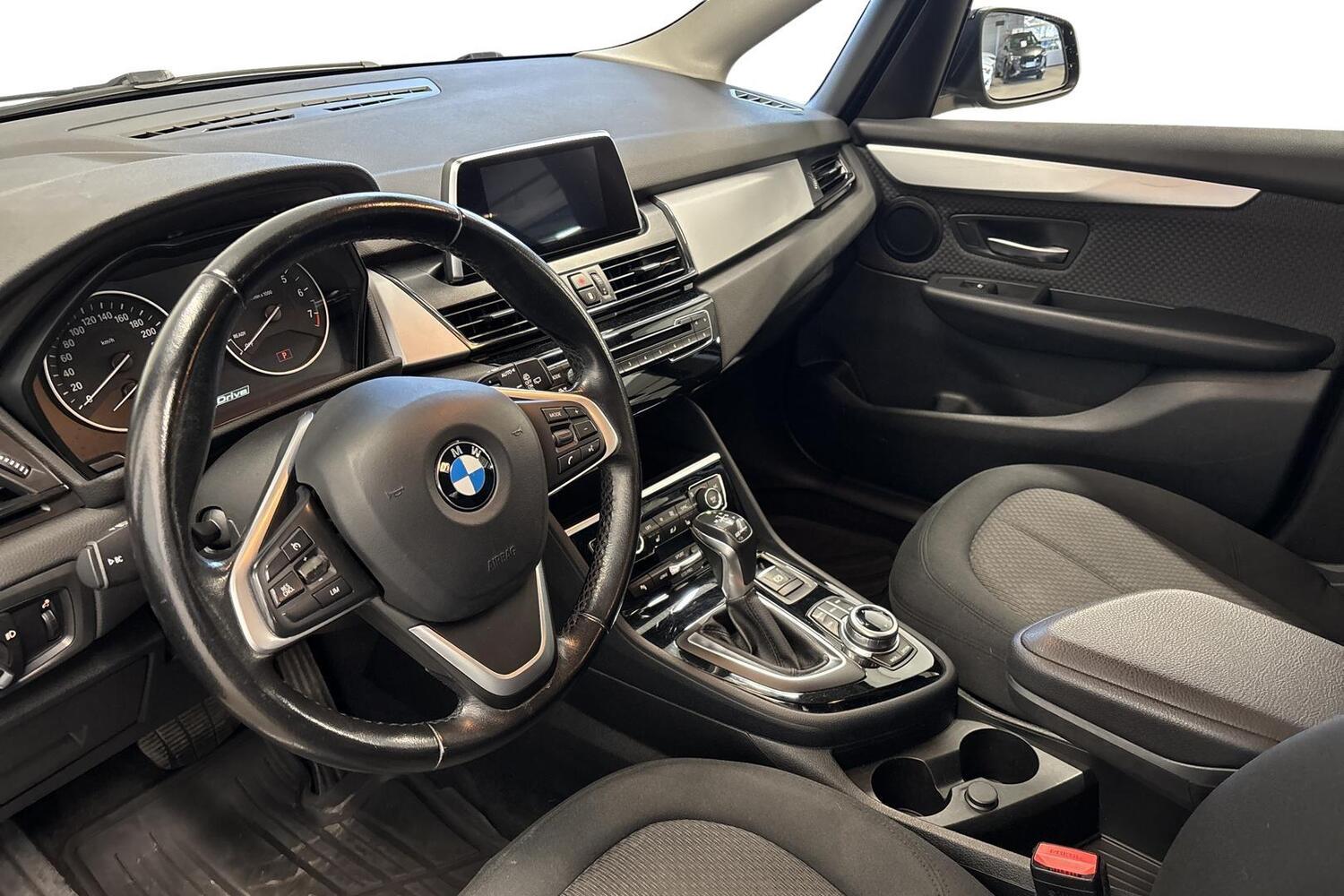 BMW 225 vaihtoauto