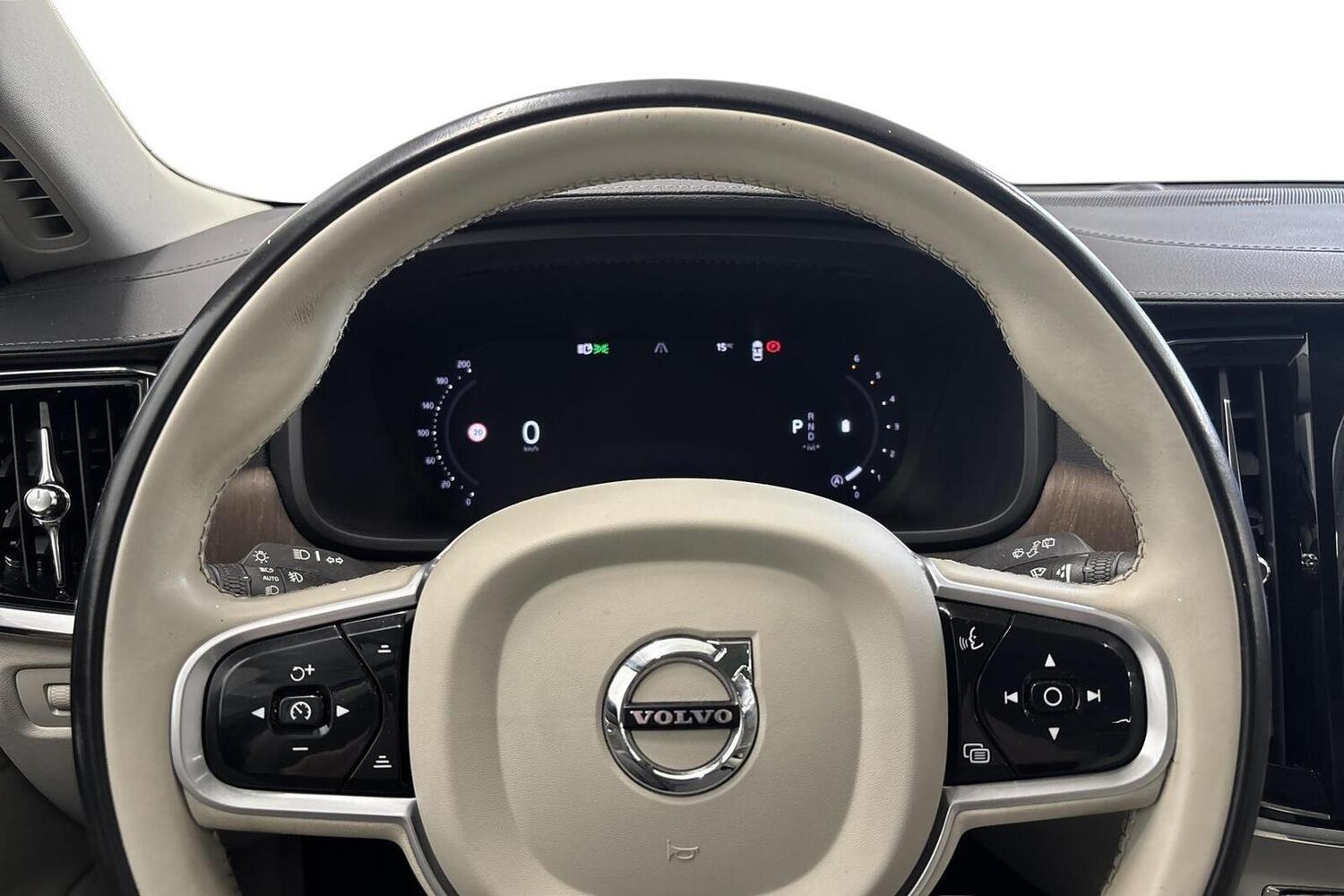 Volvo V90 Cross Country vaihtoauto