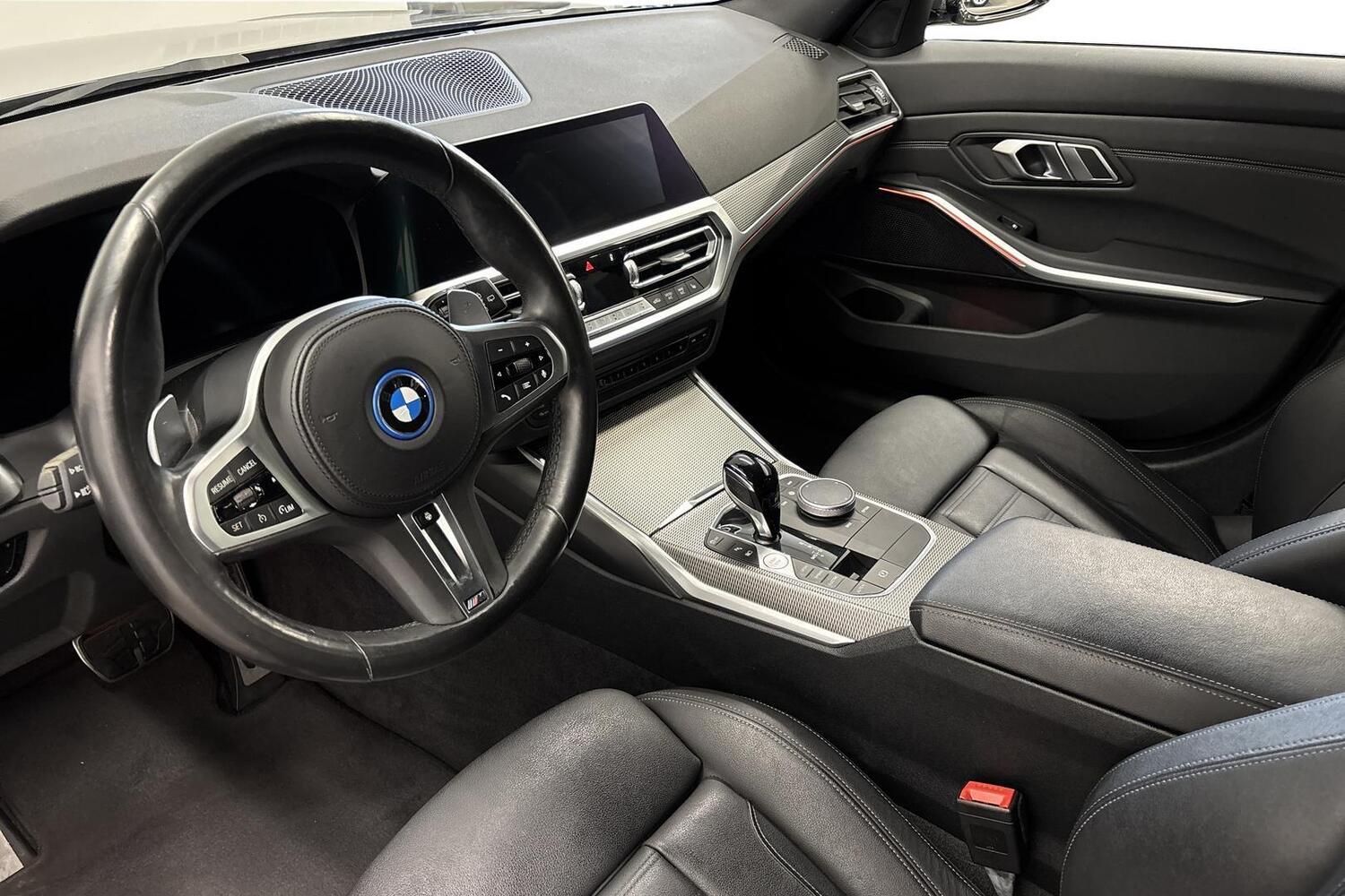 BMW 330 vaihtoauto
