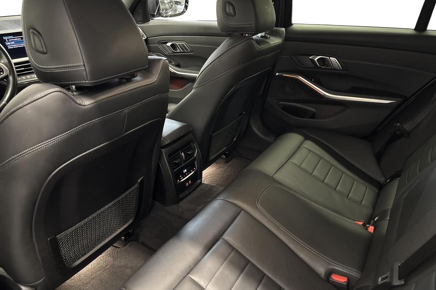 BMW 330 vaihtoauto