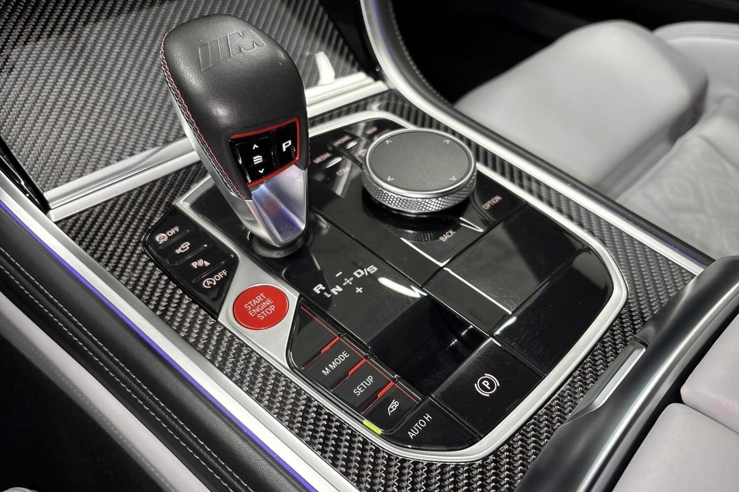 BMW M8 vaihtoauto