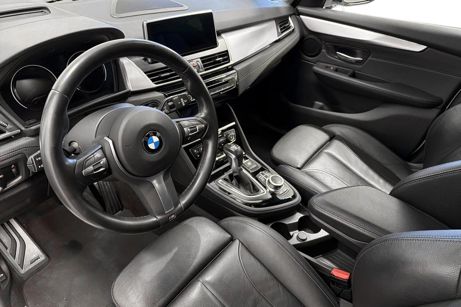 BMW 225 vaihtoauto