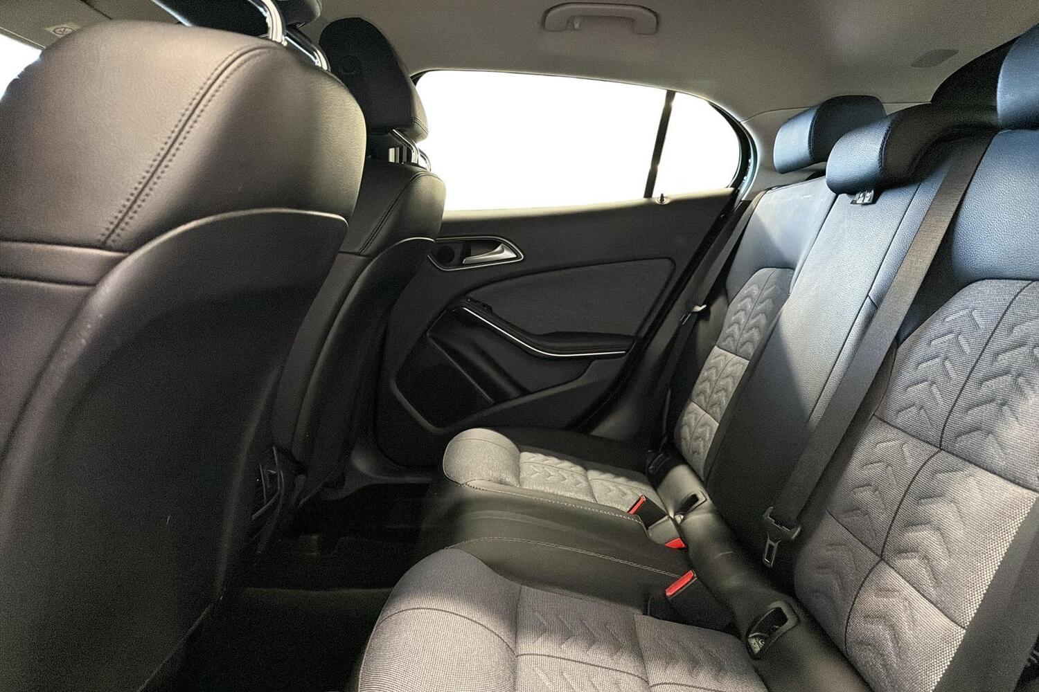 Mercedes-Benz GLA vaihtoauto