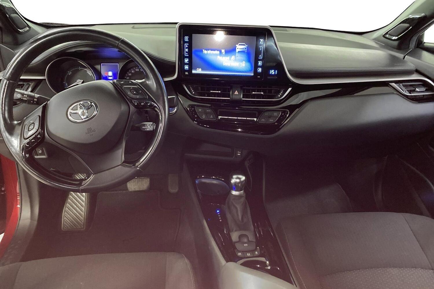 Toyota C-HR vaihtoauto