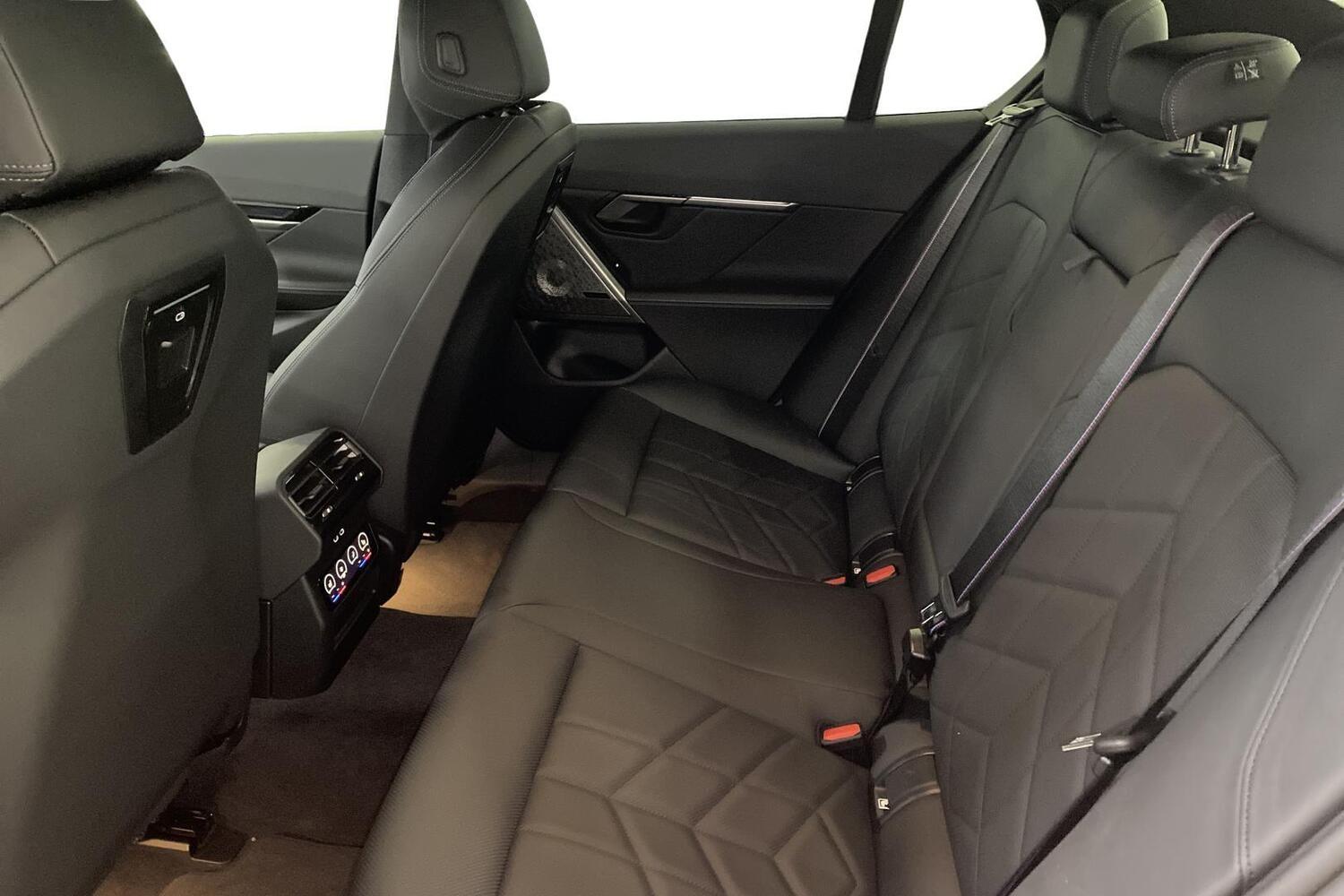 BMW i5 M60 vaihtoauto