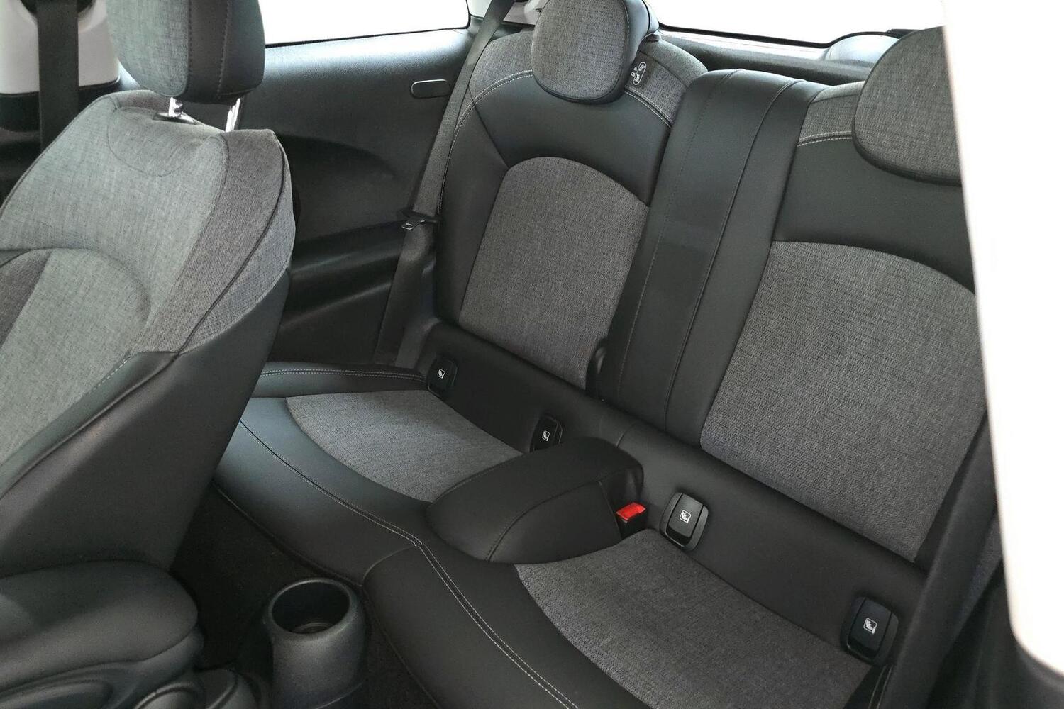 Mini Hatchback vaihtoauto