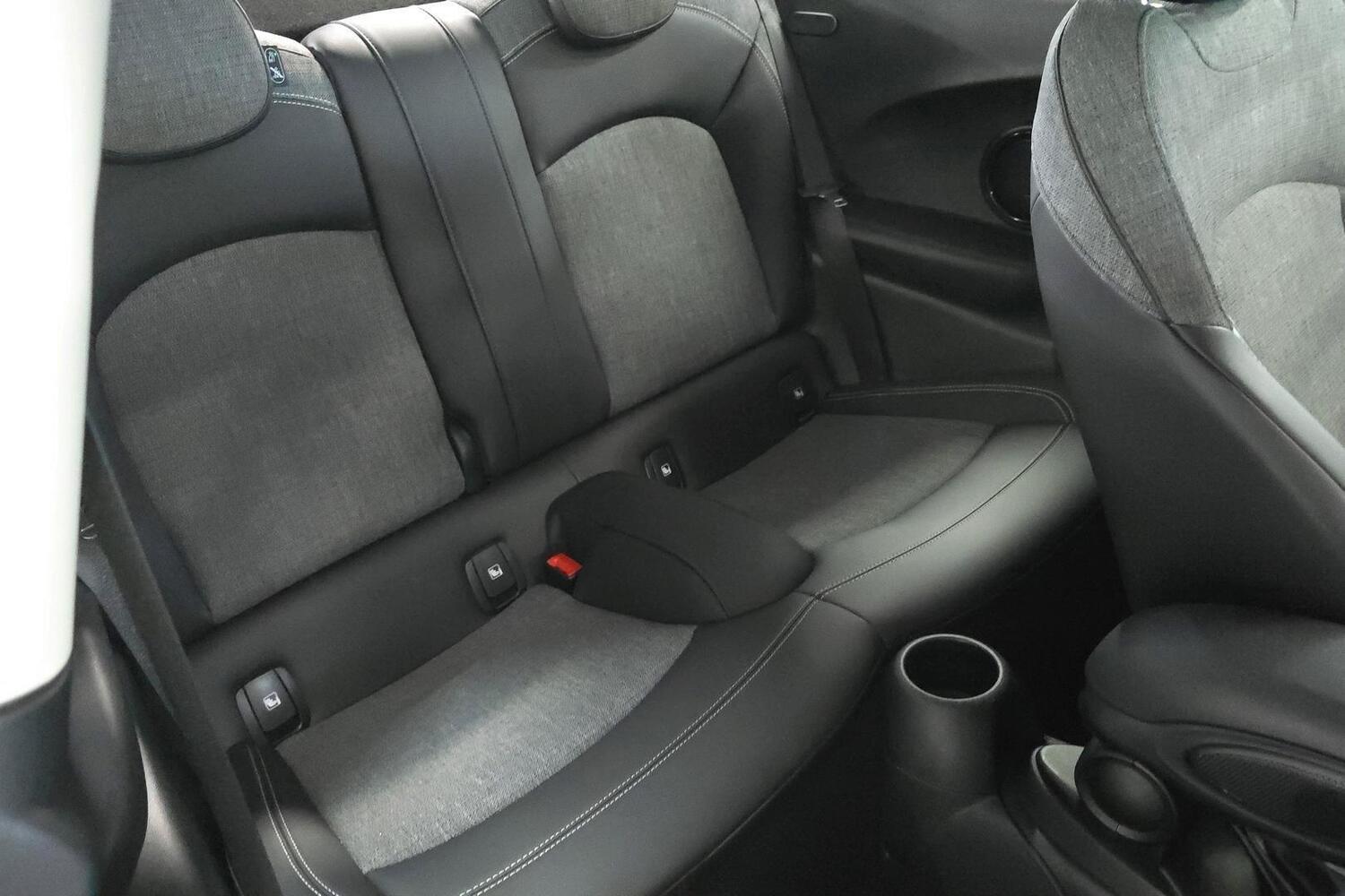 Mini Hatchback vaihtoauto