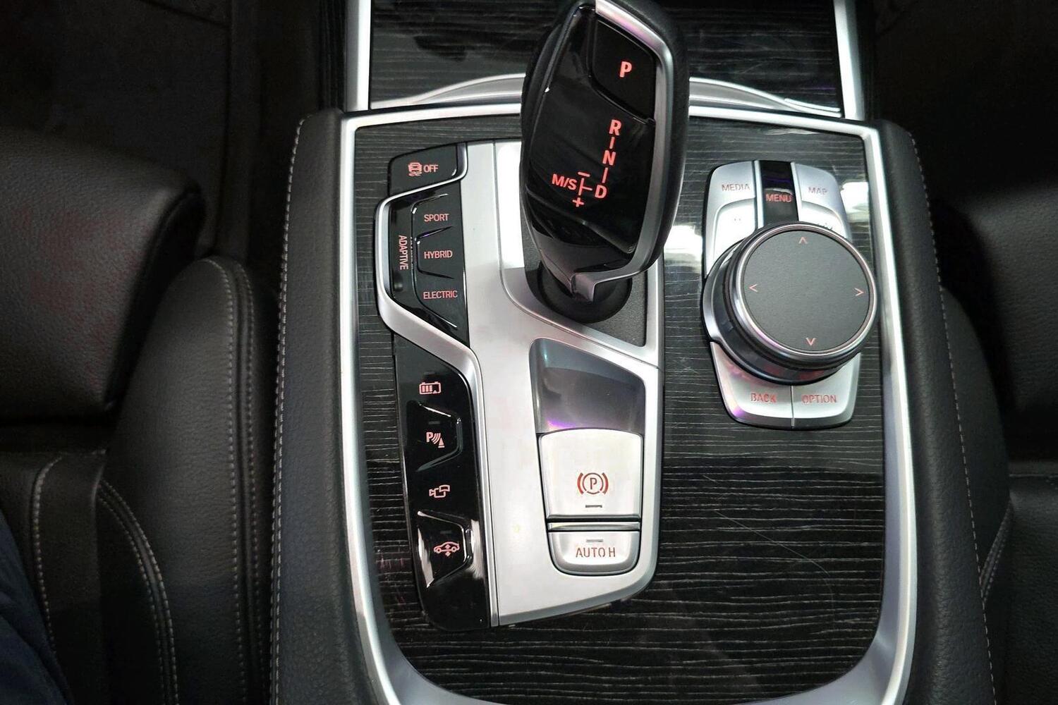 BMW 745 vaihtoauto