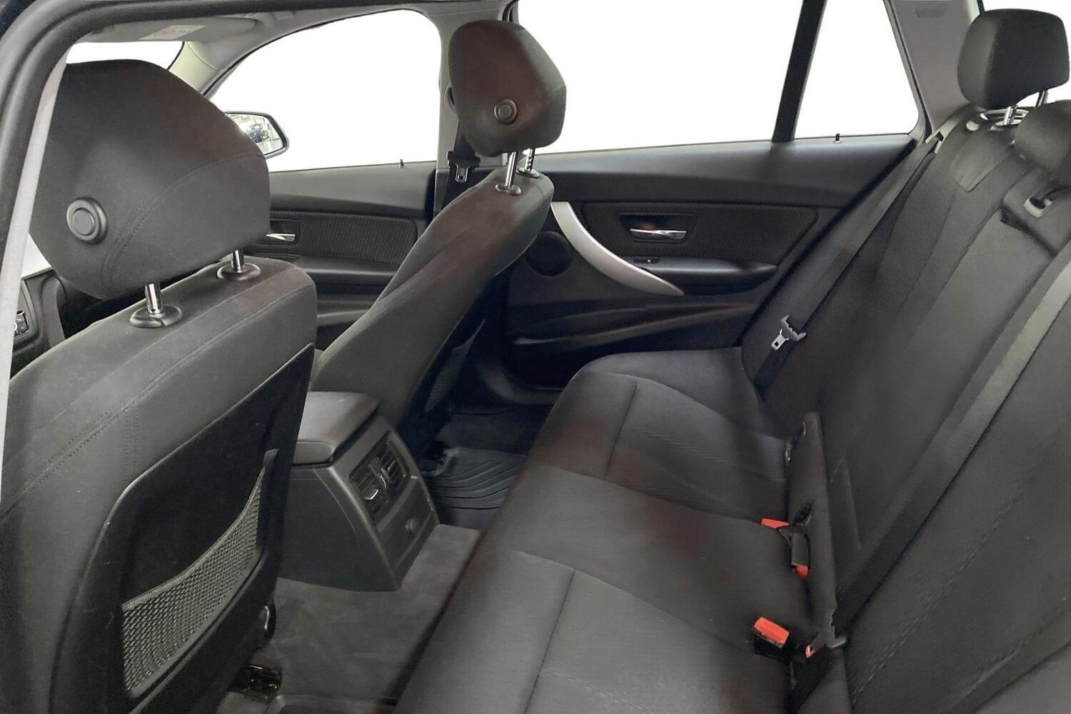 BMW 320 vaihtoauto