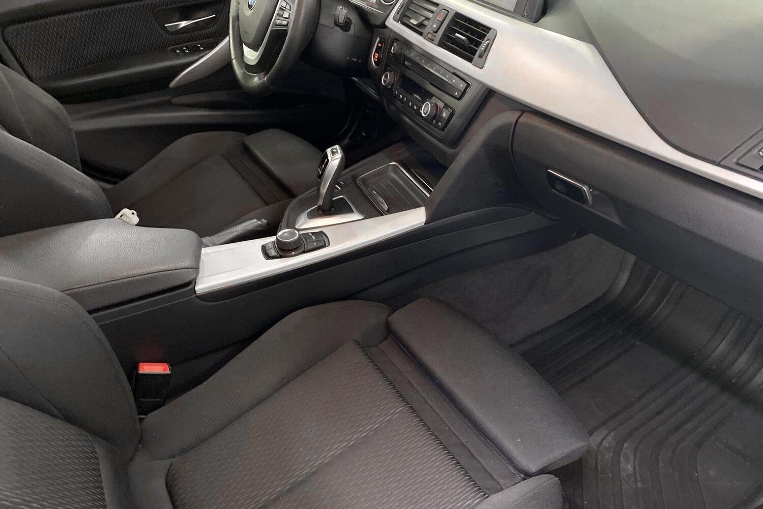 BMW 320 vaihtoauto