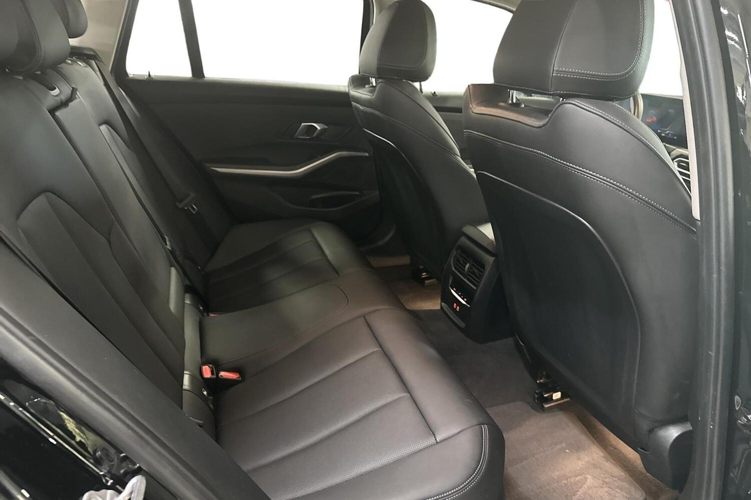 BMW 330 vaihtoauto