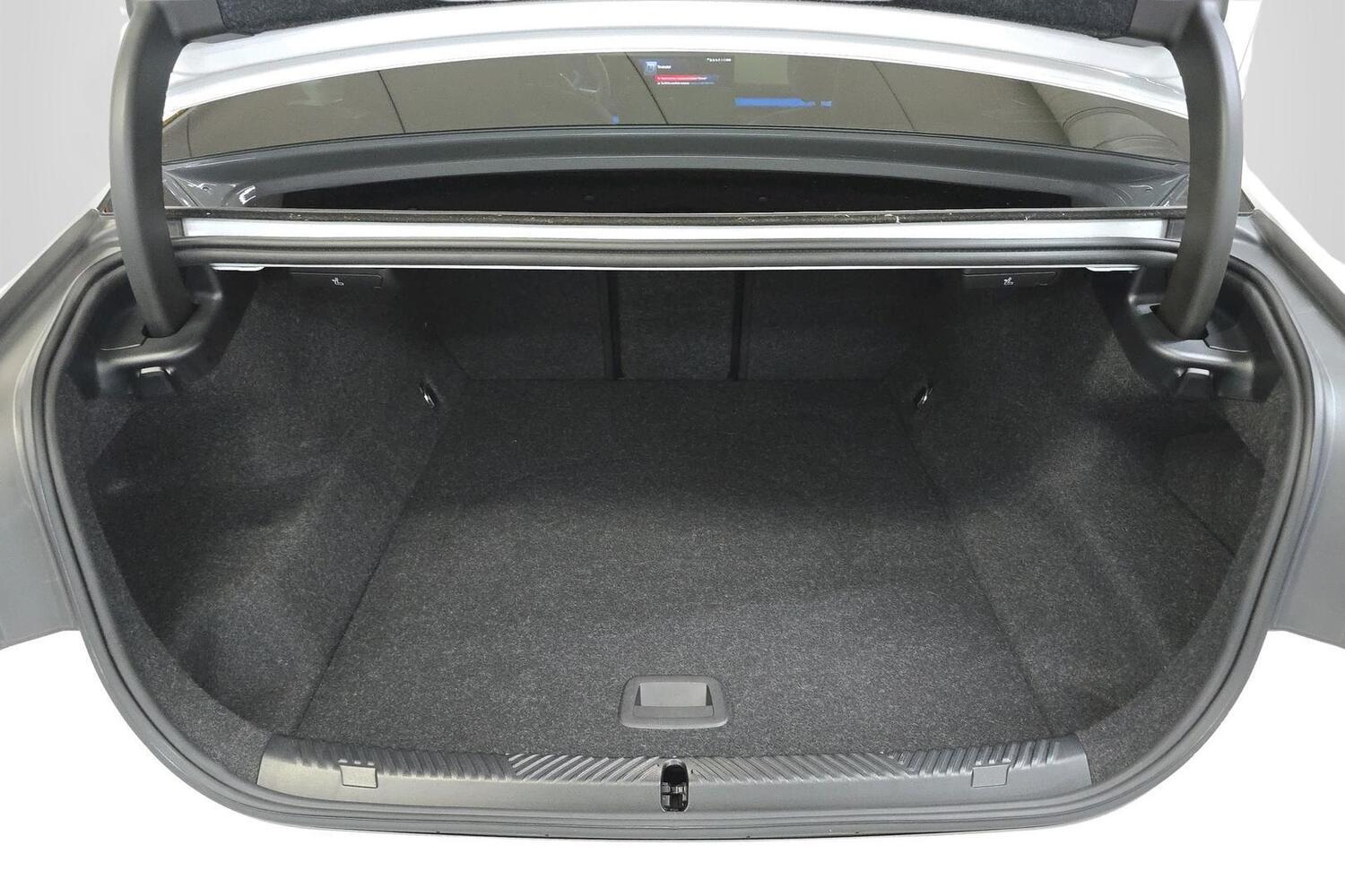 BMW i5 M60 vaihtoauto
