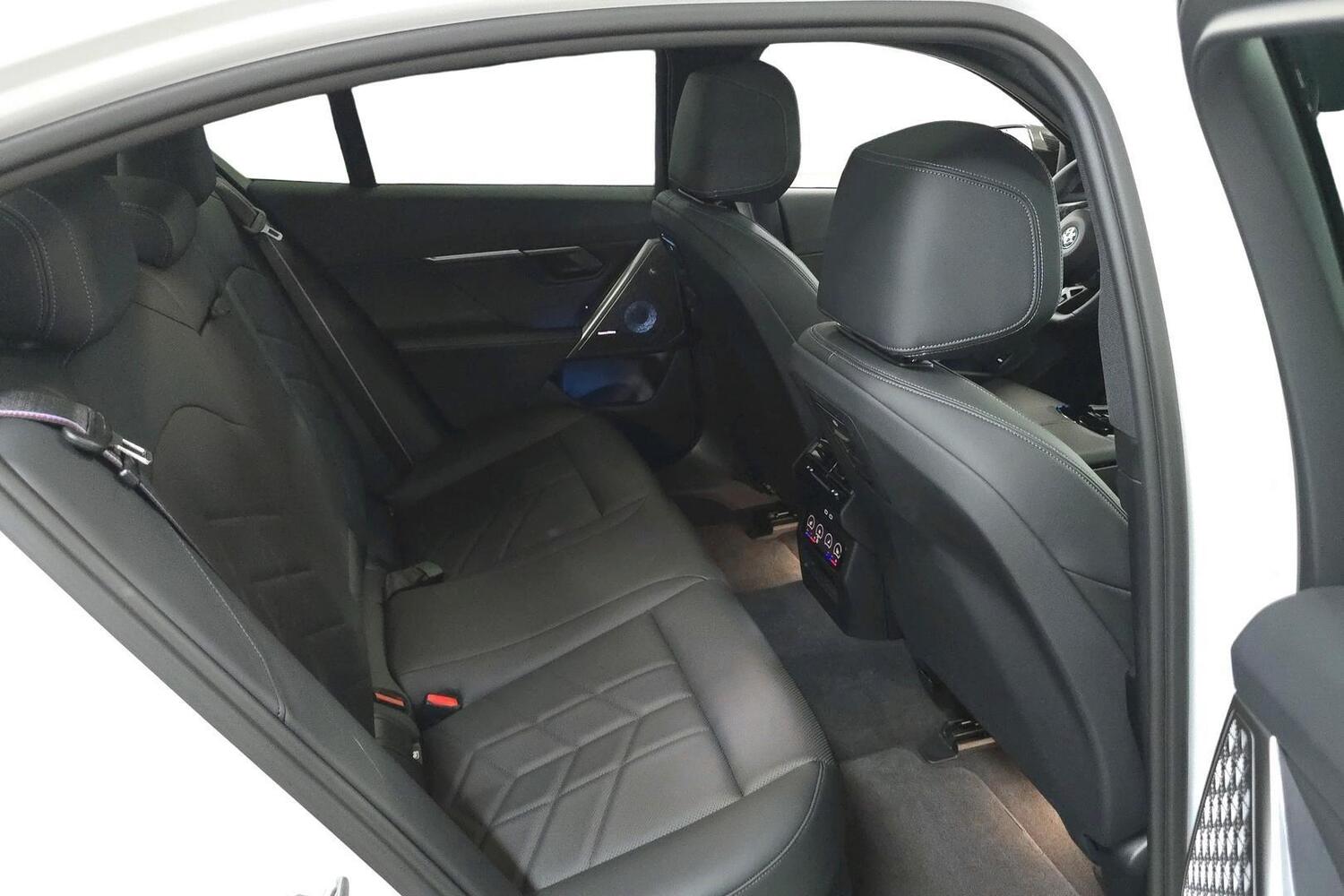 BMW i5 M60 vaihtoauto