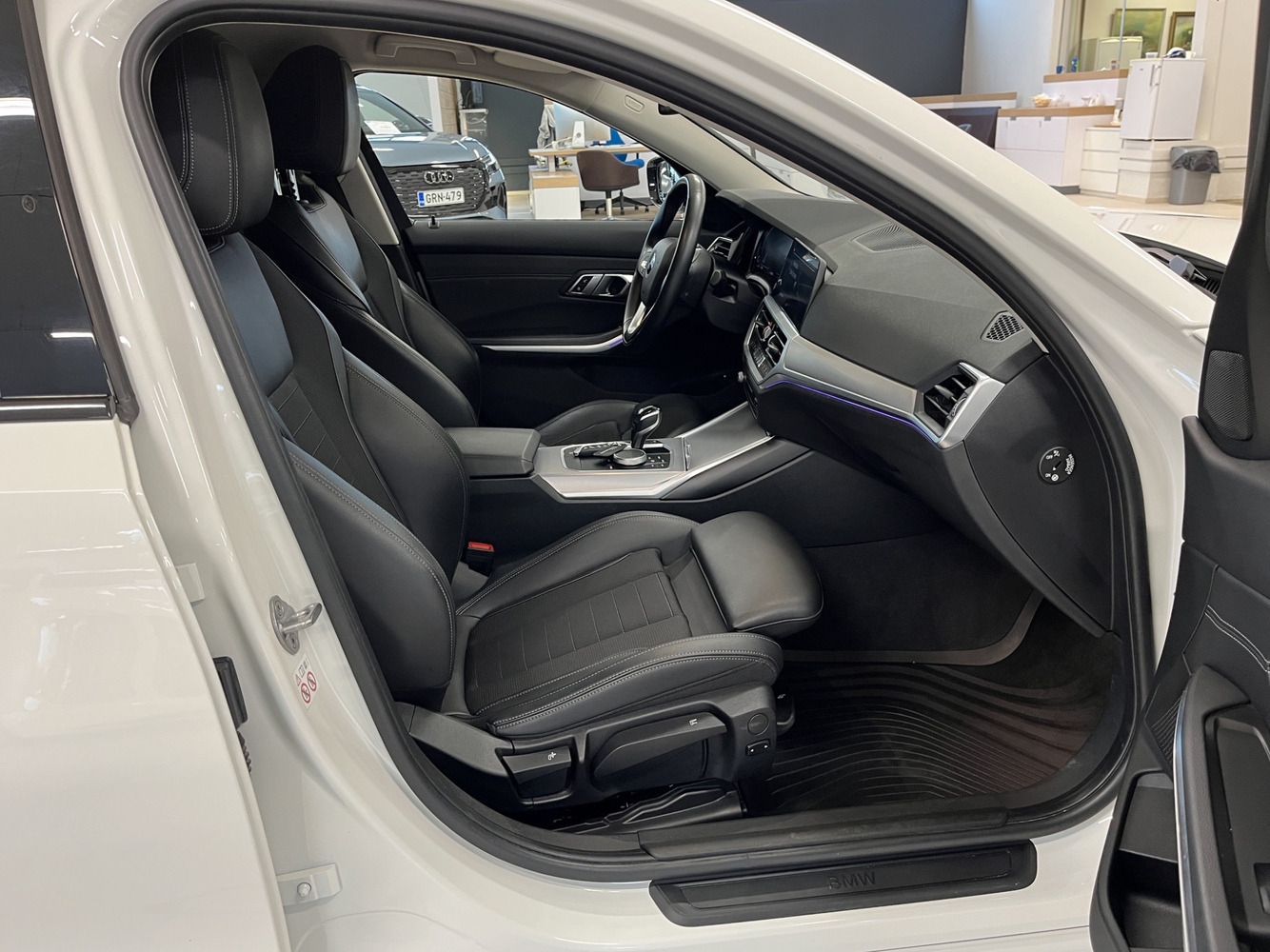 BMW 330 vaihtoauto