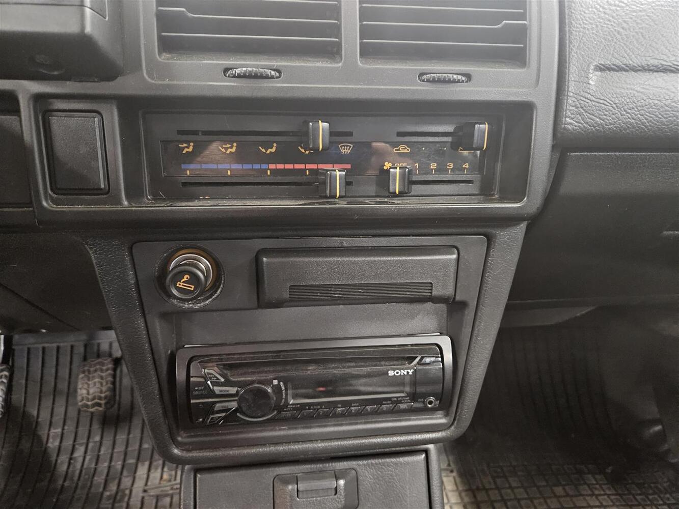 Mazda 323 vaihtoauto