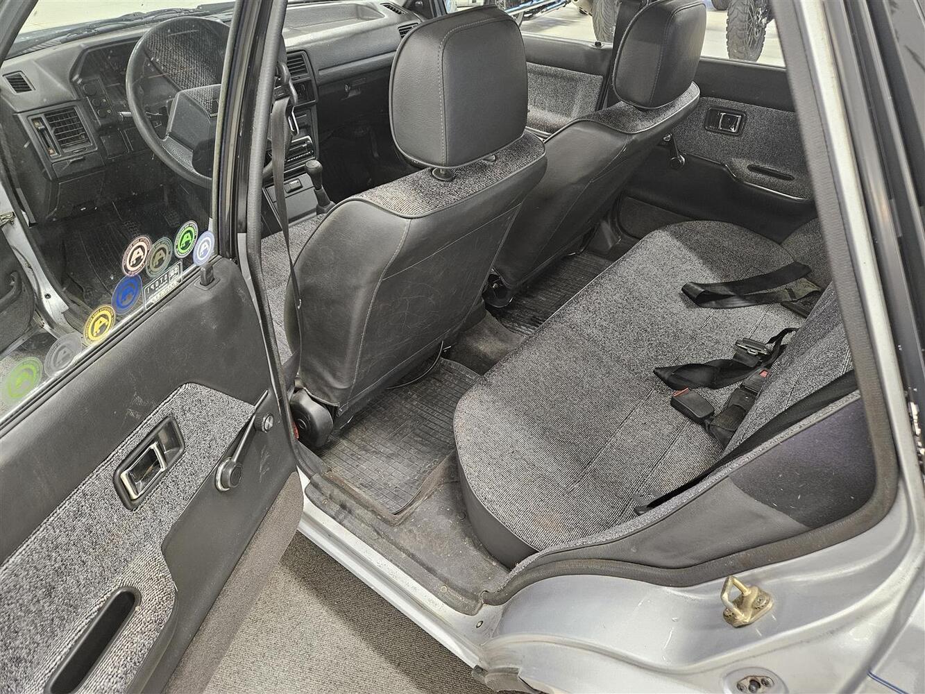 Mazda 323 vaihtoauto
