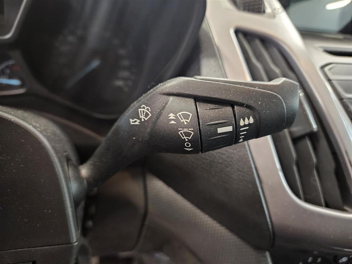 Ford Transit Connect vaihtoauto