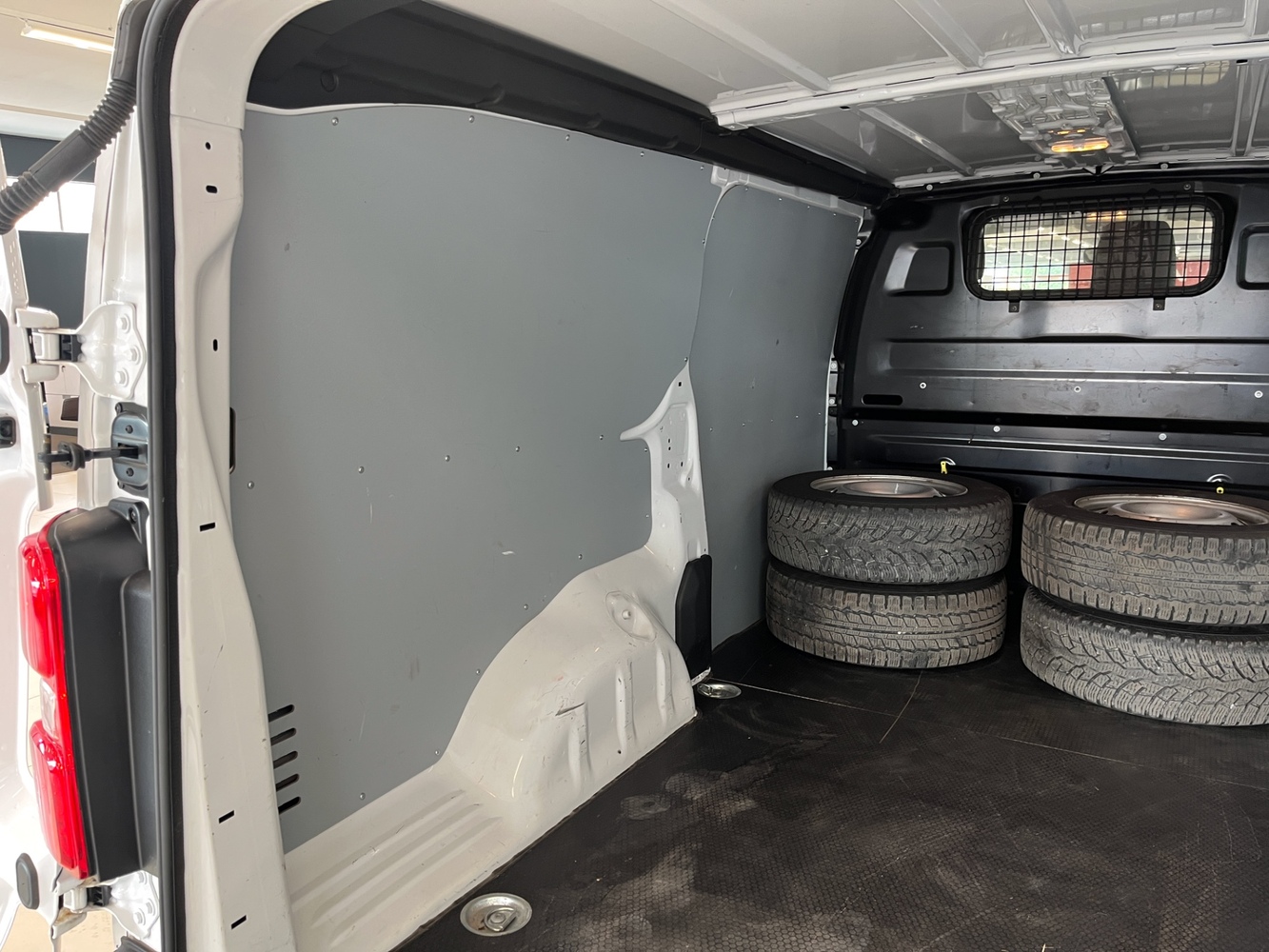 Opel Vivaro vaihtoauto
