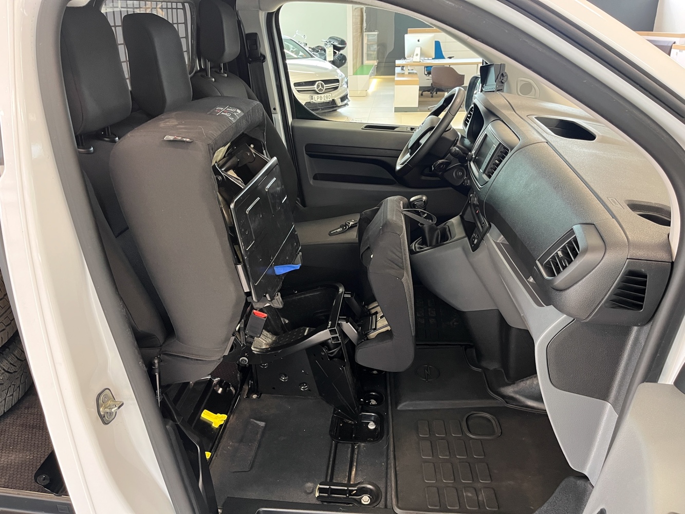 Opel Vivaro vaihtoauto