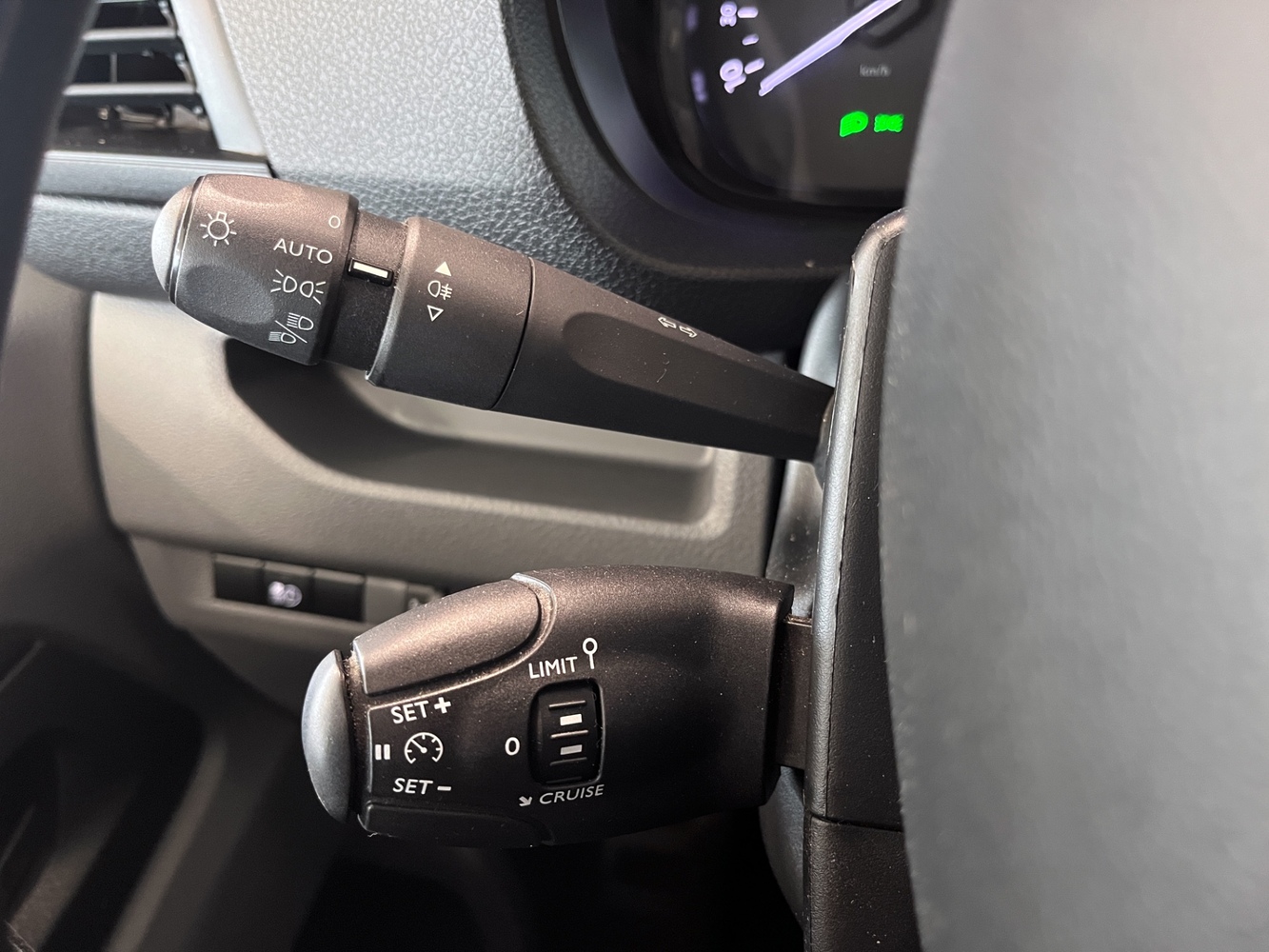 Opel Vivaro vaihtoauto