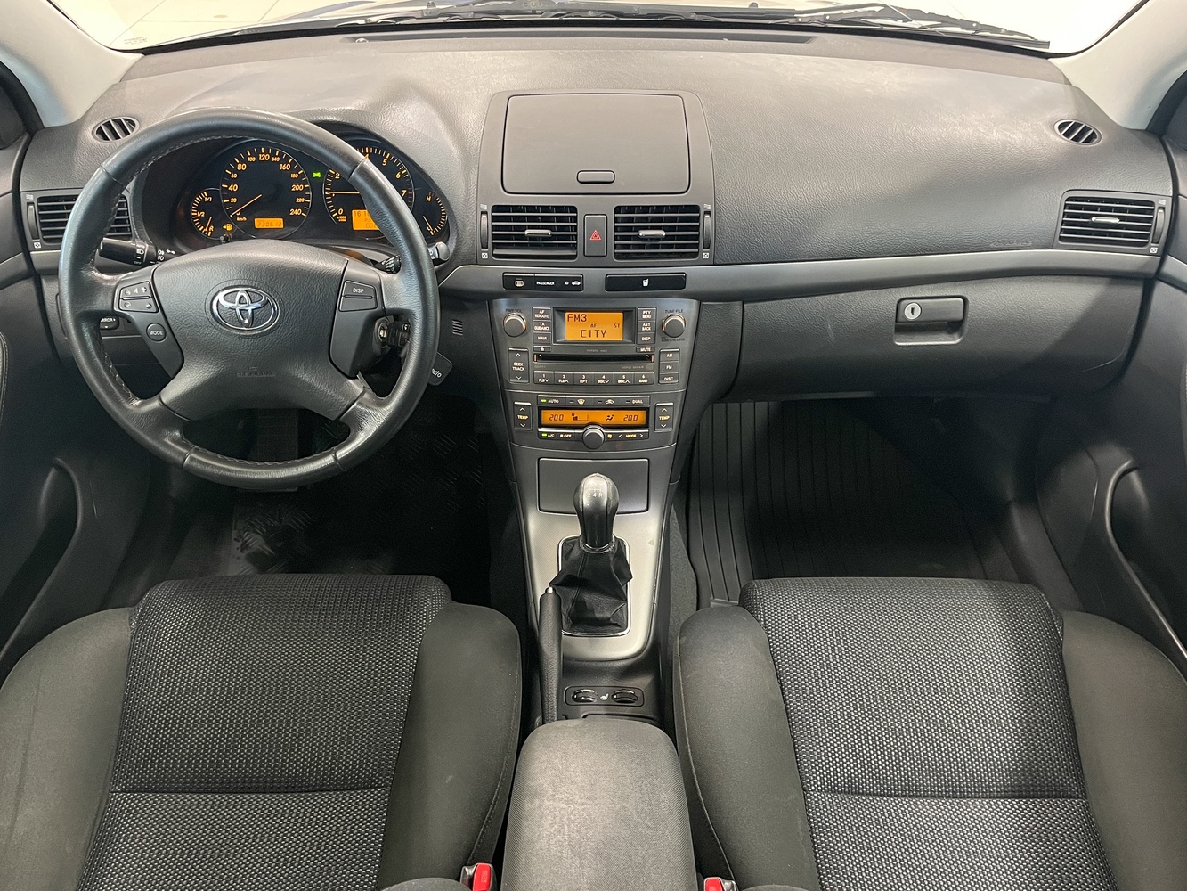 Toyota Avensis vaihtoauto