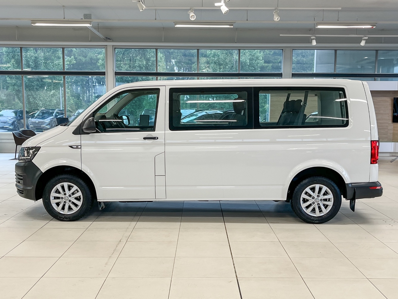 Volkswagen Caravelle vaihtoauto