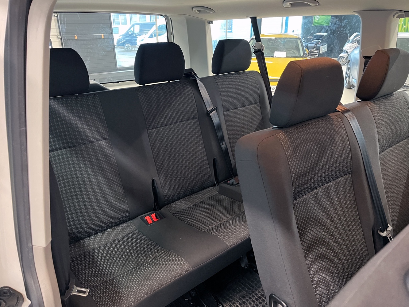 Volkswagen Caravelle vaihtoauto