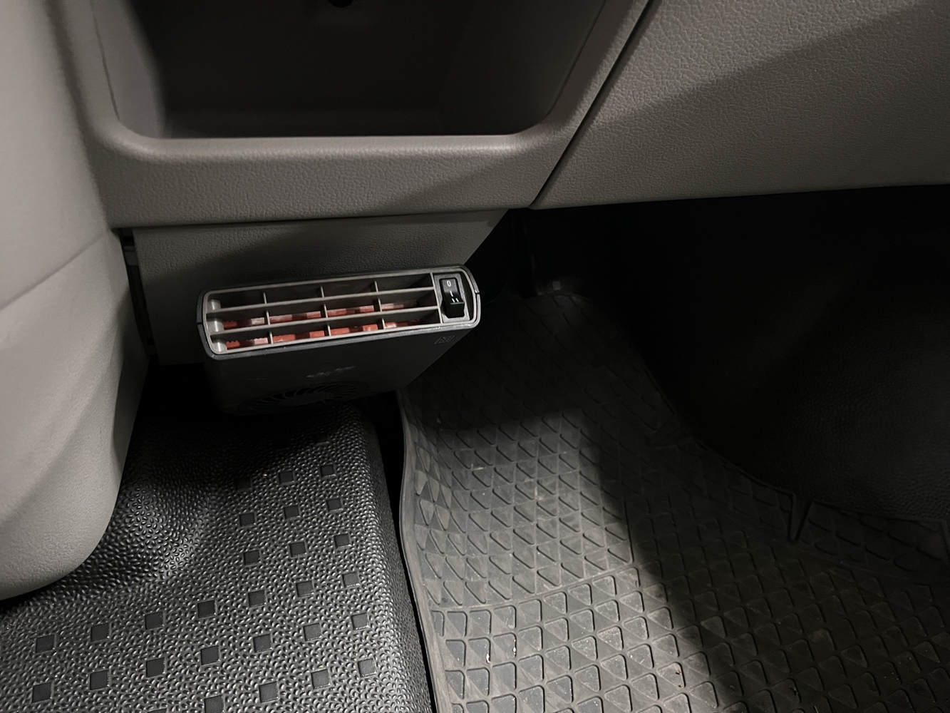 Volkswagen Caravelle vaihtoauto