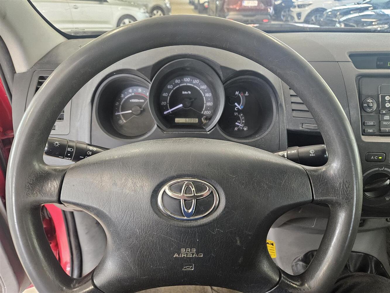 Toyota Hilux vaihtoauto
