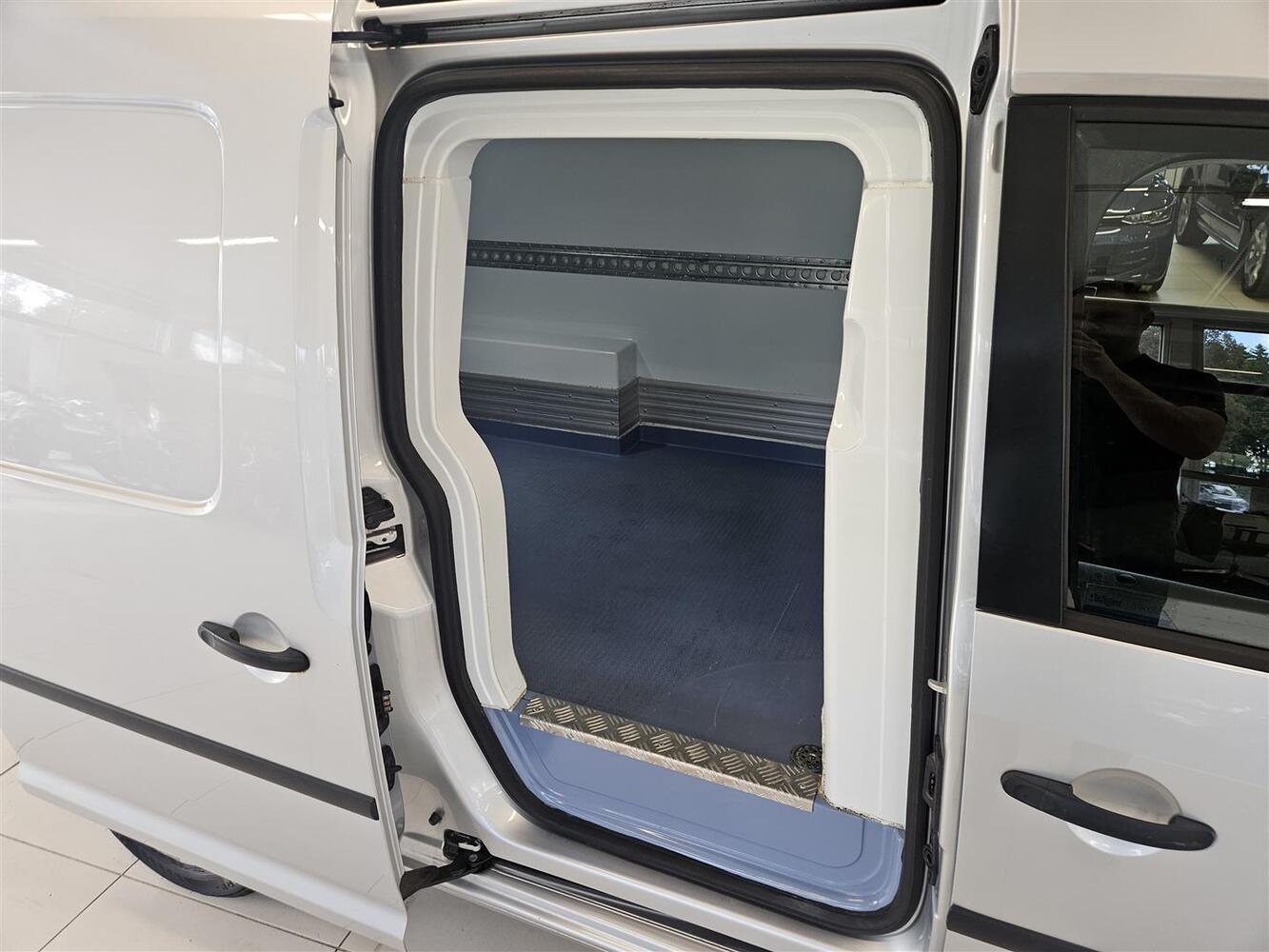Volkswagen Caddy Maxi vaihtoauto
