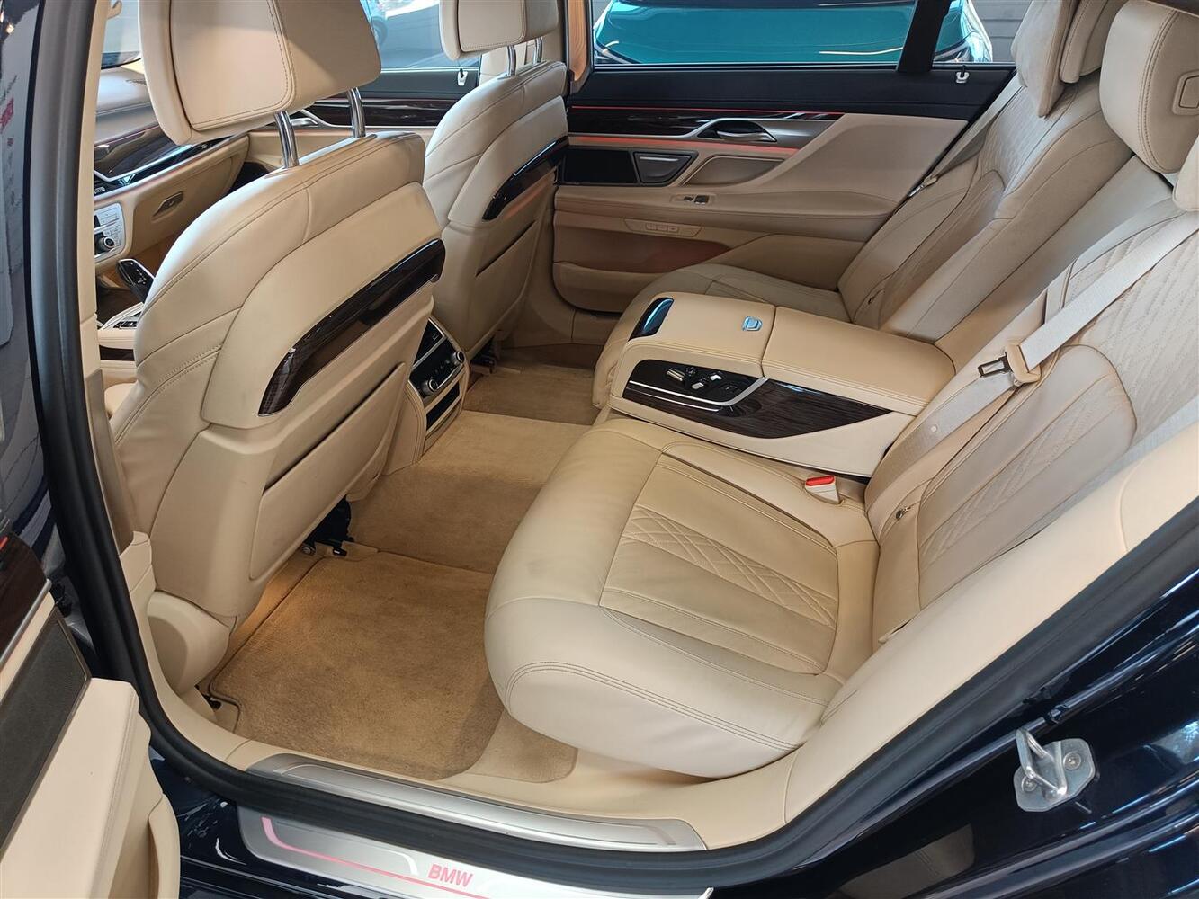 BMW 745 vaihtoauto