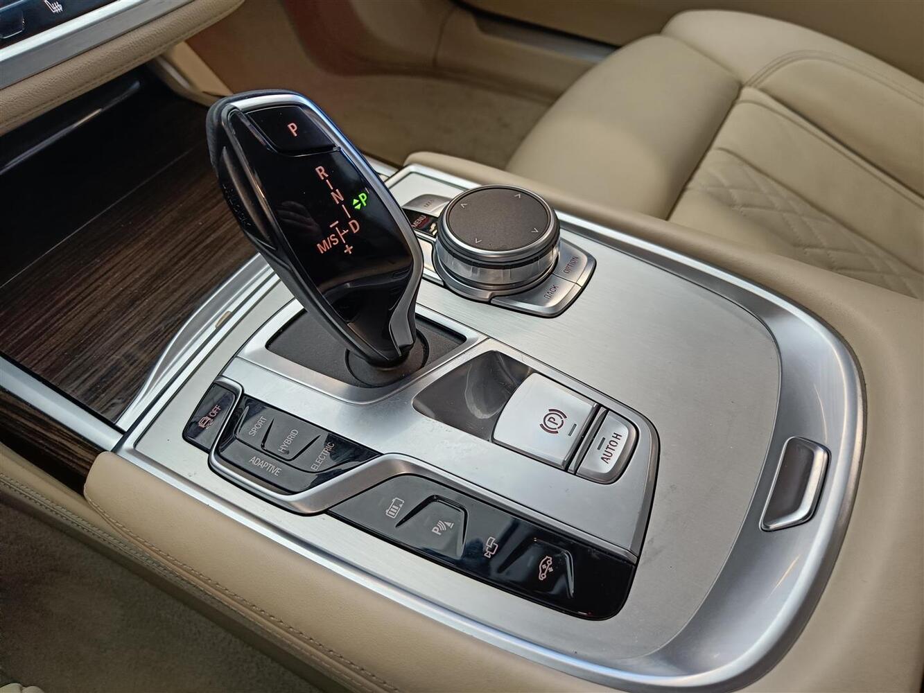 BMW 745 vaihtoauto