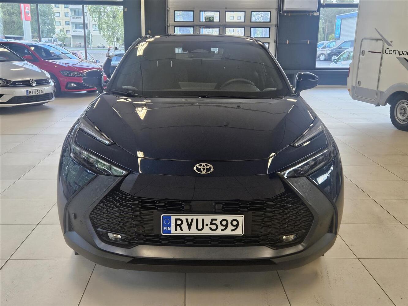 Toyota C-HR vaihtoauto