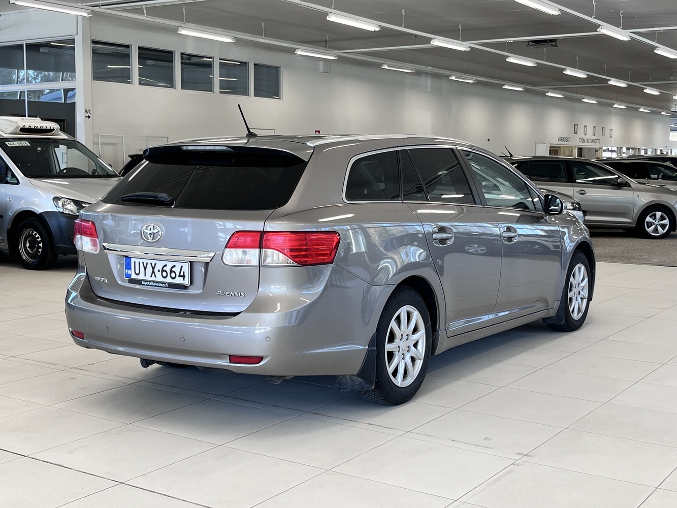 Toyota Avensis vaihtoauto