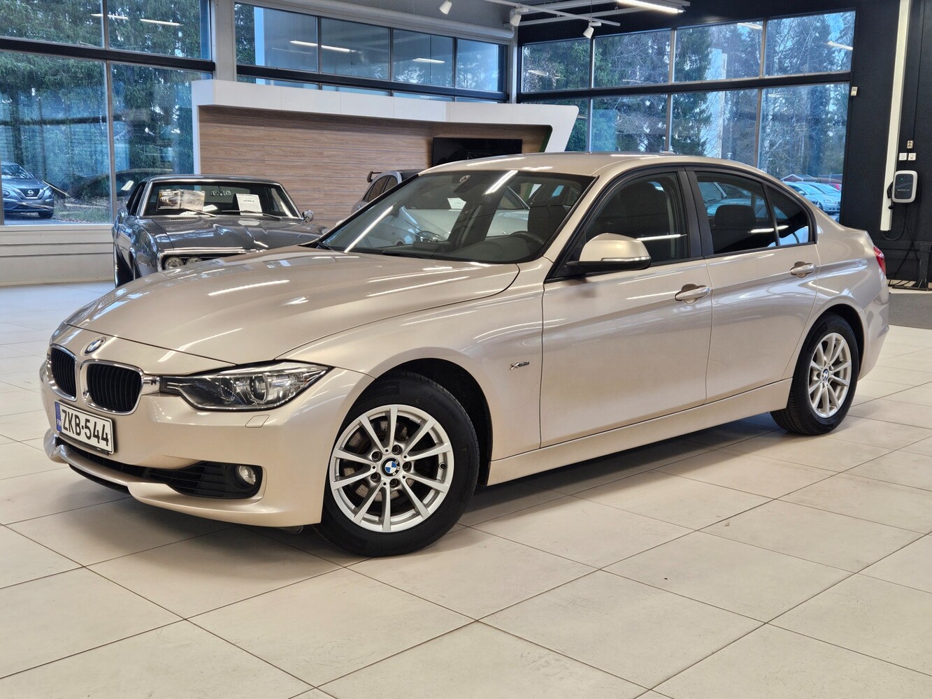 BMW 320 vaihtoauto