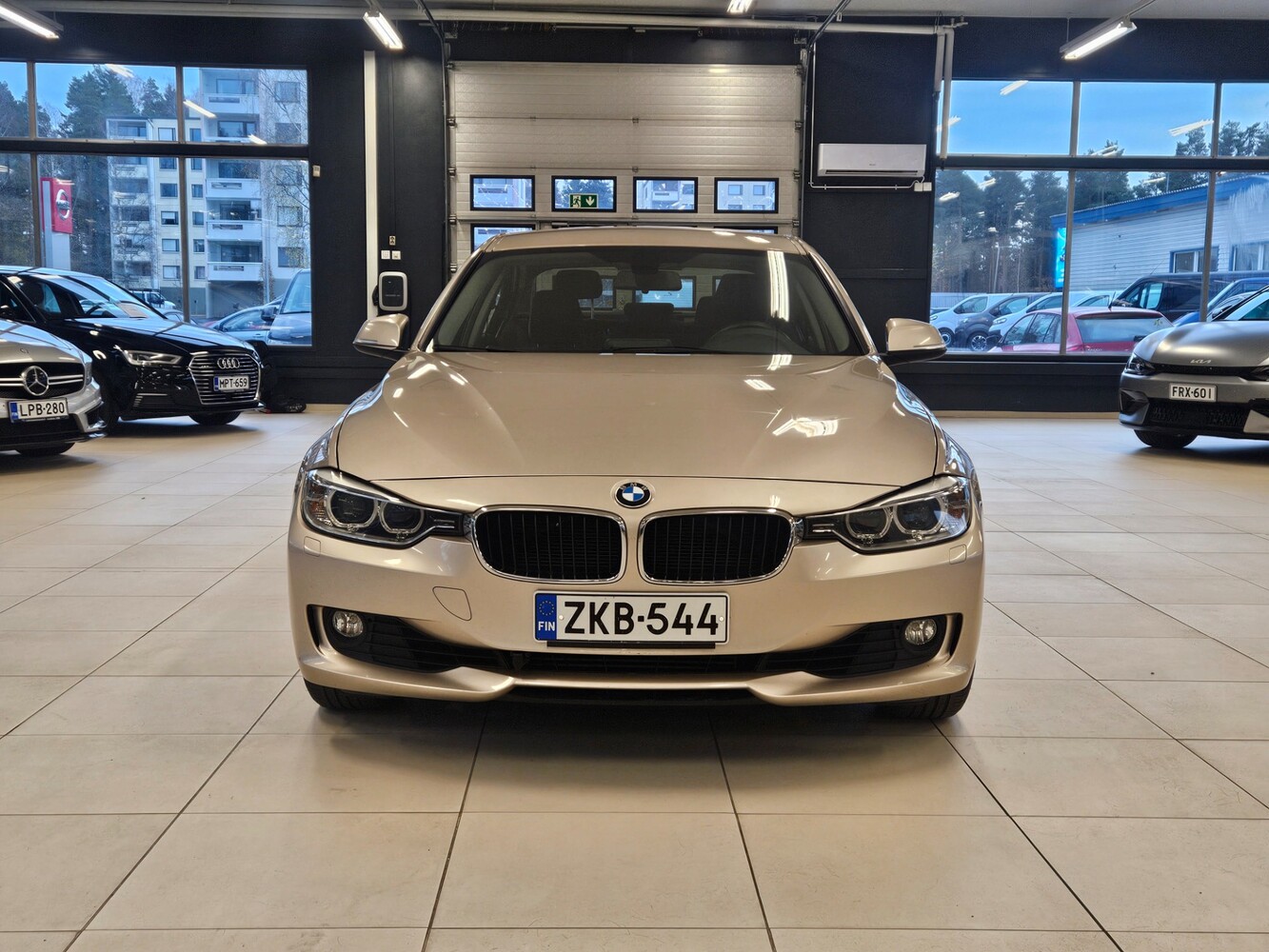 BMW 320 vaihtoauto