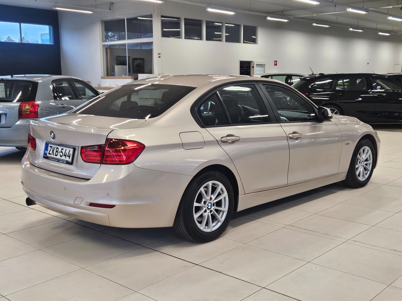 BMW 320 vaihtoauto