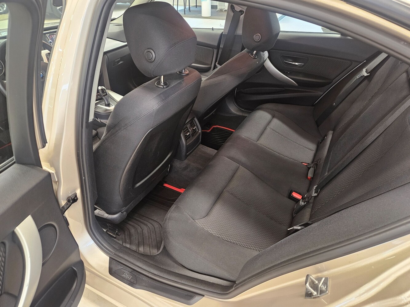 BMW 320 vaihtoauto