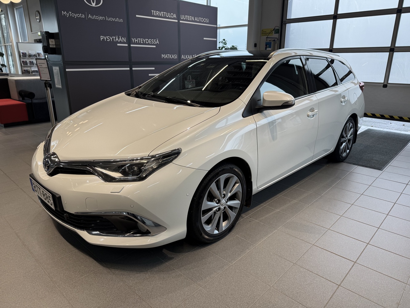 Toyota Auris vaihtoauto