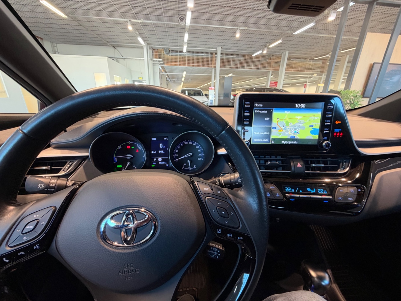 Toyota C-HR vaihtoauto