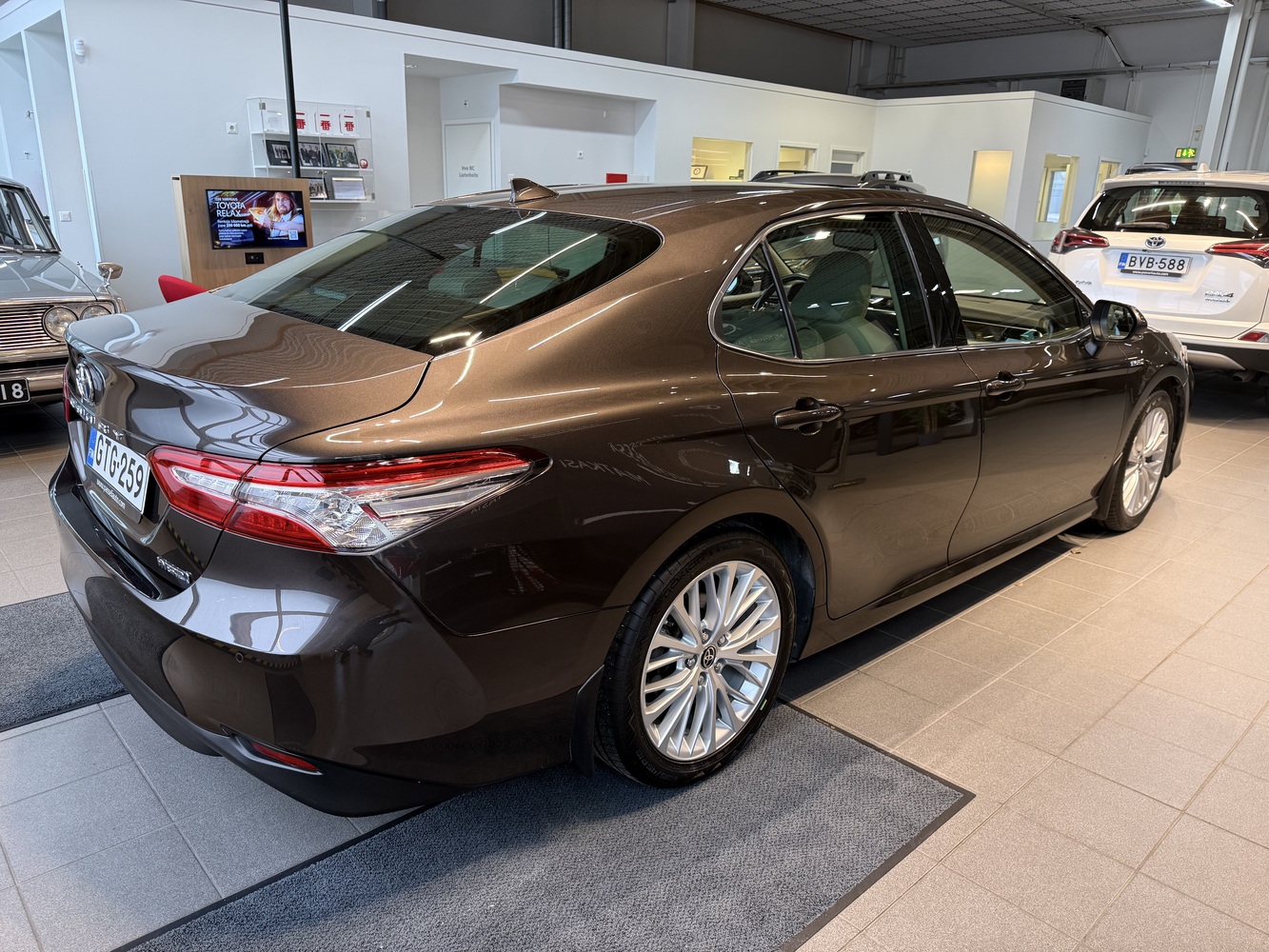 Toyota Camry vaihtoauto